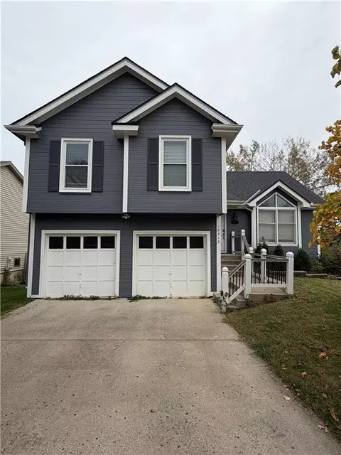 10313 NW 85th St, Kansas City, MO 64153