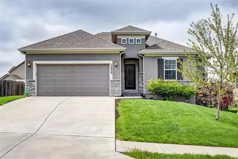 3809 NW Old Stagecoach Rd, Kansas City, MO 64154