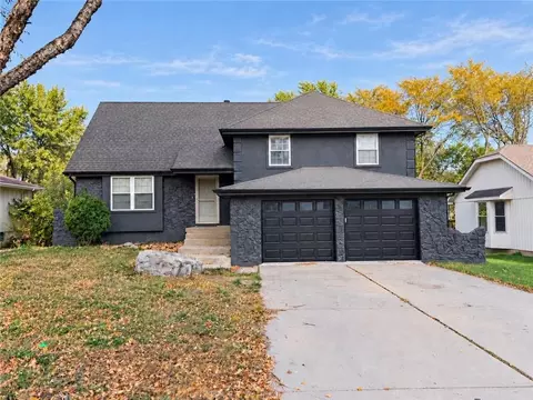 208 SE 2nd St, Blue Springs, MO 64015