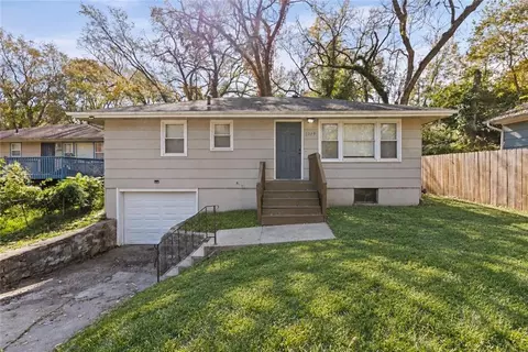 2239 E 77th Ter, Kansas City, MO 64132