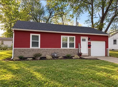 605 Elm St, Knob Noster, MO 65336