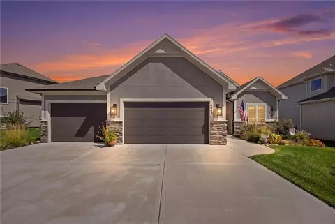 16955 S Elmridge St, Olathe, KS 66062