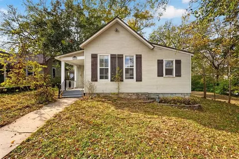 1006 Oakley Ave, Kansas City, MO 64127