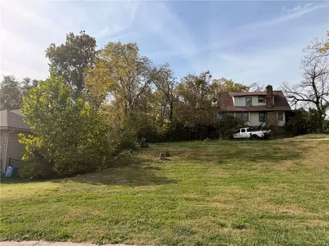 3906 Wayne Ave, Kansas City, MO 64110