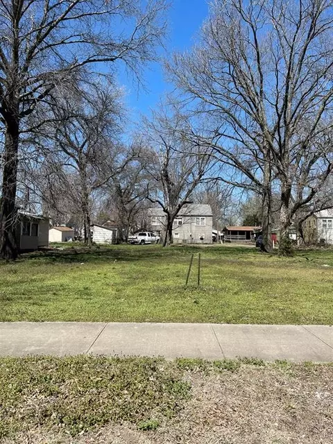 2319 Crawford, Parsons, KS 67357