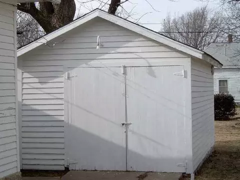 1313 Hackney St, Winfield, KS 67156 photo 1