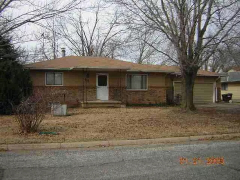 715 Wolf St, Cheney, KS 67025 photo 1