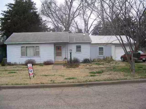 417 N School St, Eureka, KS 67045 photo 1
