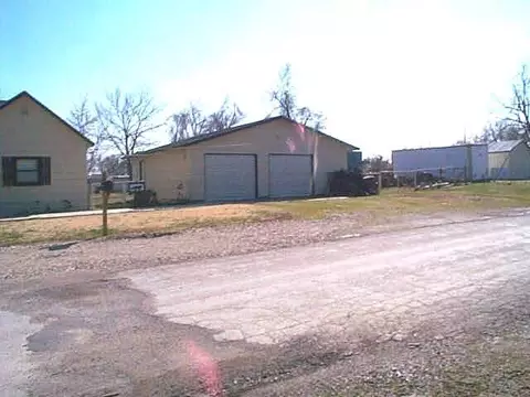 305 W 3rd, Burden, KS 67019 photo 1