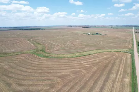 489 Frontier Rd, Mcpherson, KS 67460