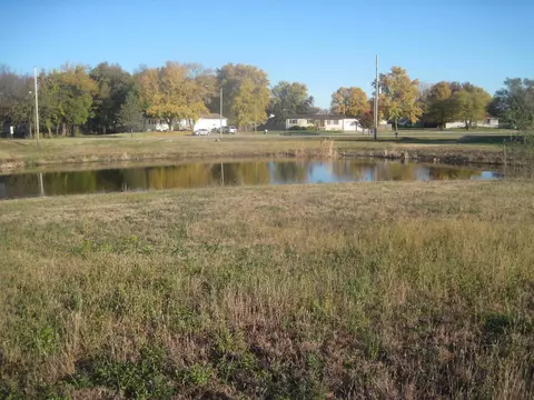 111 S Cottonwood Ct, Whitewater, KS 67154