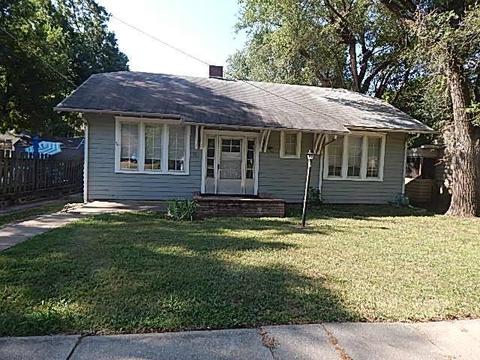 1511 E 4th Ave, Winfield, KS 67156 photo 1