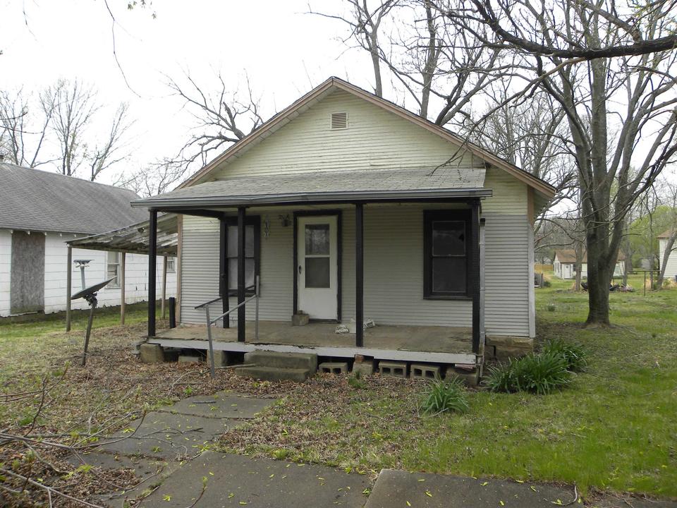 413 S Washington, Eureka, KS 67045 3 Photos MLS 610487 Movoto