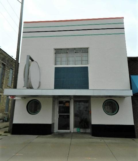 114 E 8th, Winfield, KS 67156 photo 1