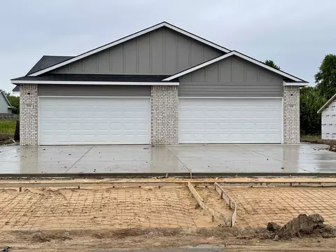 116 118 E Santa Fe Cir, Mulvane, KS 67110 photo 1