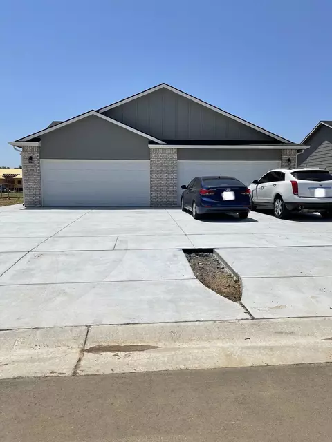 113 115 E Santa Fe Cir, Mulvane, KS 67110 photo 1