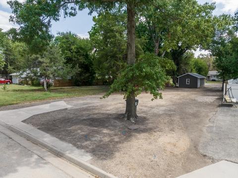 322 Harvey, Halstead, KS 67056 photo 1