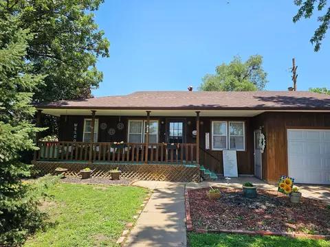 213 E Taylor, Lyons, KS 67554 photo 1
