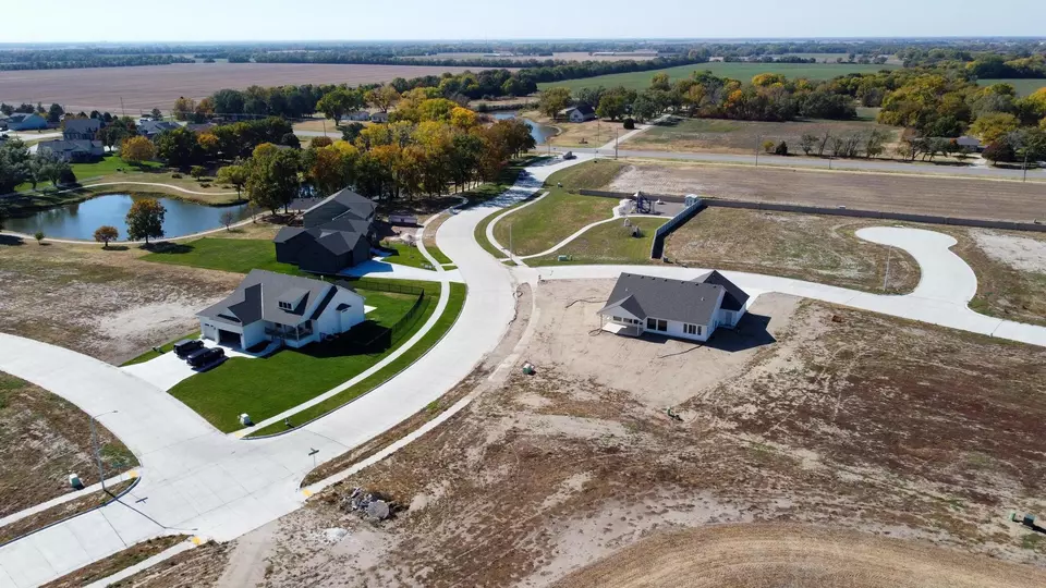  619 Glen Creek Ct, Newton, KS 67114 photo 3