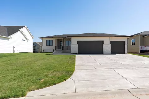 4981 Emerald Ct, Maize, KS 67101 photo 1