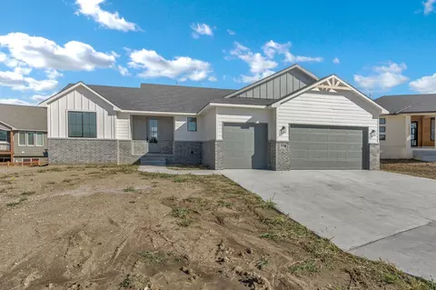 2928 E Burlington Cir, Park City, KS 67219