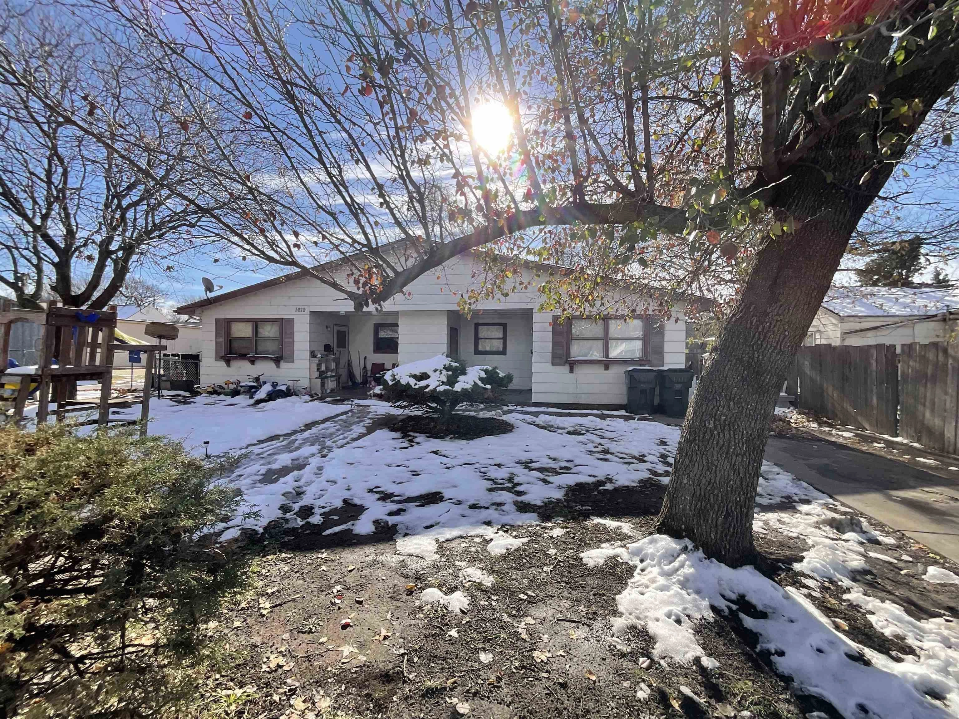 1615-1617 E Skinner St  