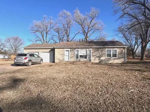 904 E 8th St, Harper, KS 67058 photo 1