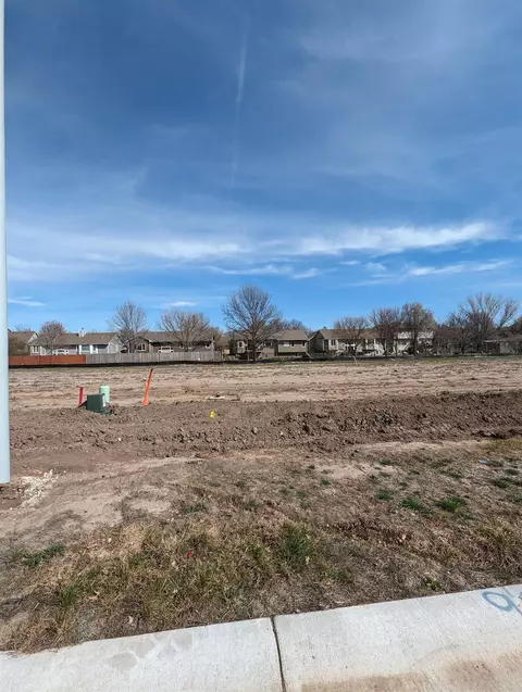 820 N Cedar Downs Cir, Wichita, KS 67235