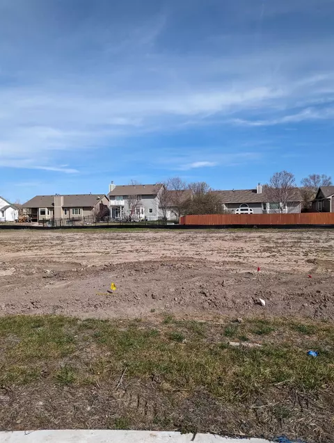 828 N Cedar Downs Cir, Wichita, KS 67235