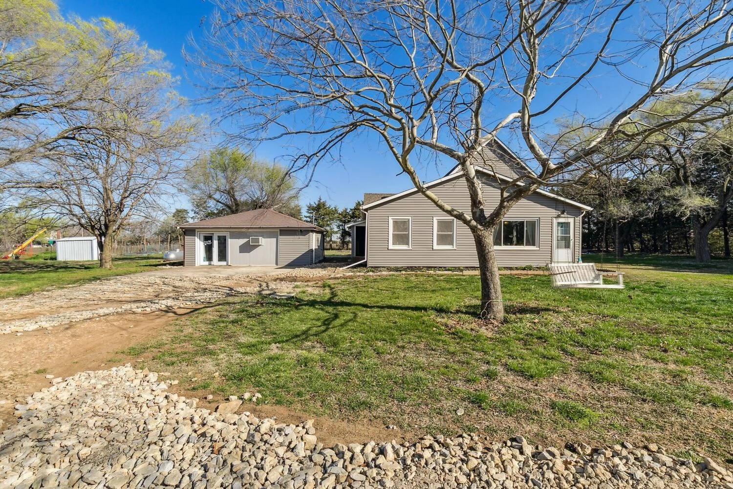 3993 SW Hwy 77  