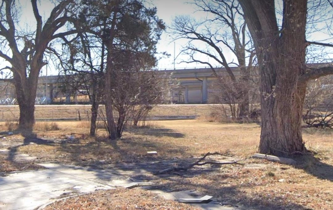 713 N Minneapolis St  