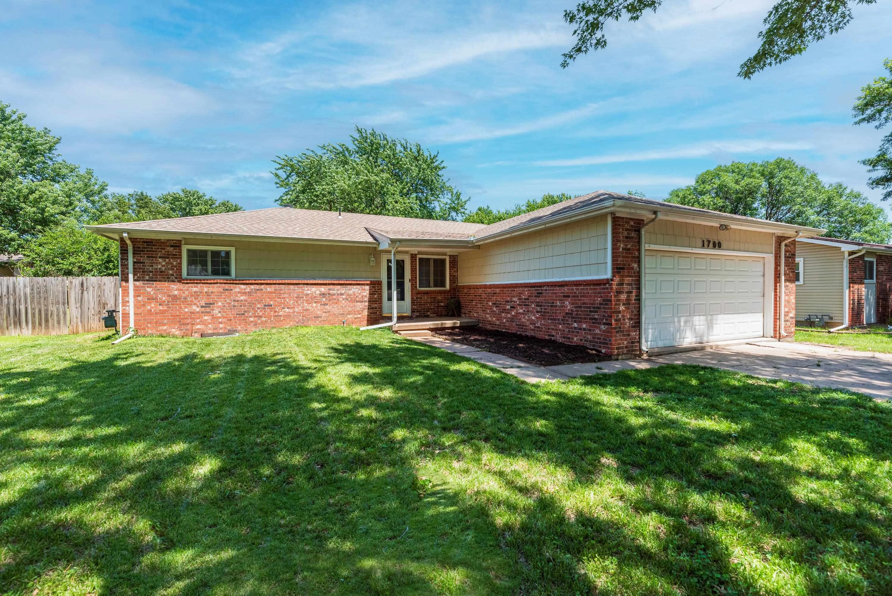 1700 N Rdg Rd