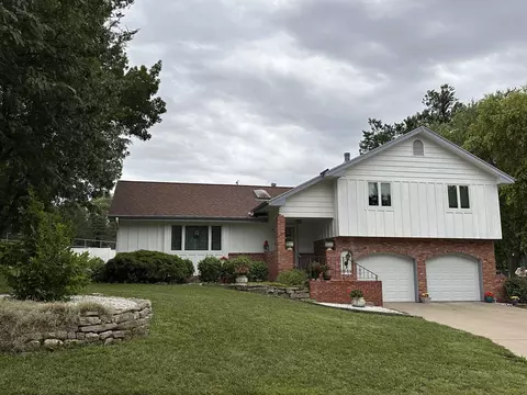 3669 Everett Dr, Manhattan, KS 66503 photo 1