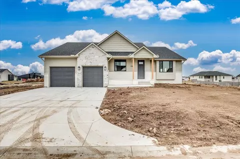 178 S Wellcrest Ct, Goddard, KS 67052