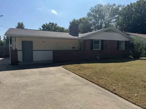 1825 E 14th Ave, Winfield, KS 67156 photo 1