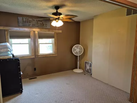 Bedroom - 109 Eureka Lake Rd, Eureka, KS 67045 photo 1 of 1