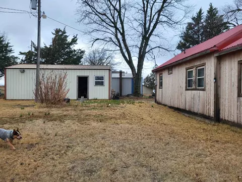 Exterior - 109 Eureka Lake Rd, Eureka, KS 67045 photo 7 of 8