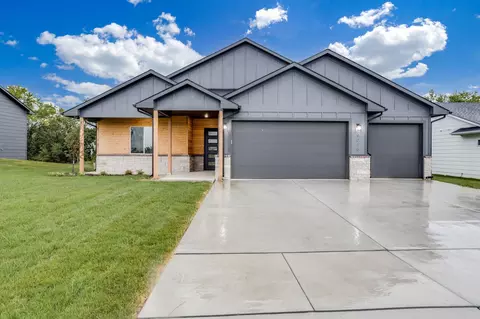 9018 E 33rd Cir S, Wichita, KS 67210