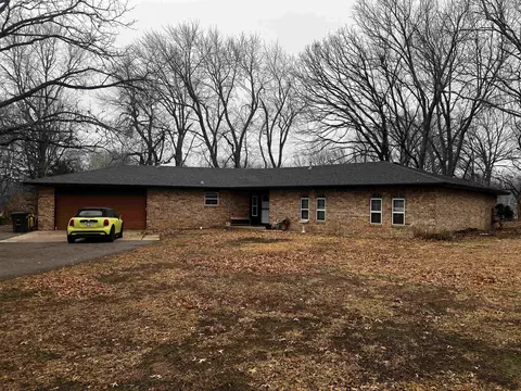 1720 E Madison, Arkansas City, KS 67005