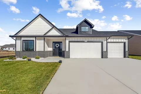 1620 E Appleton St, Valley Center, KS 67147