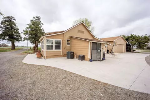 1047 E 119th St, Mulvane, KS 67110 photo 1