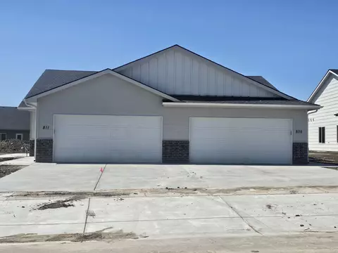 921 S Blaine St, Newton, KS 67114