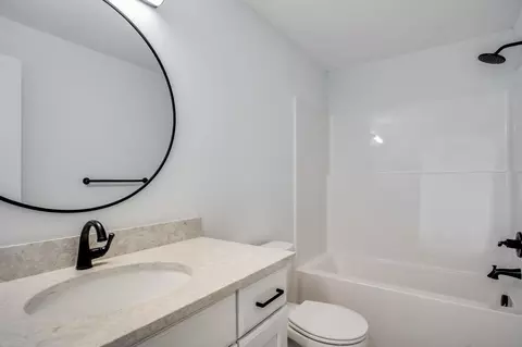Bath - 4411 N Grey Meadows Ct, Maize, KS 67101 photo 4 of 4