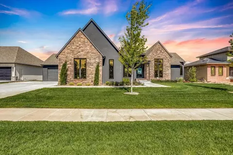 4612 N Ridge Port St, Wichita, KS 67205