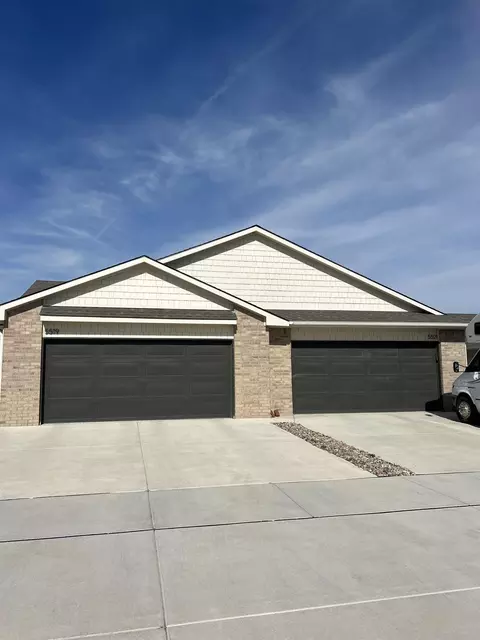 5519-5521 N Sandkey Ct, Wichita, KS 67204