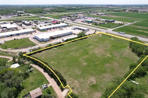 2410 N 9th St, Salina, KS 67401