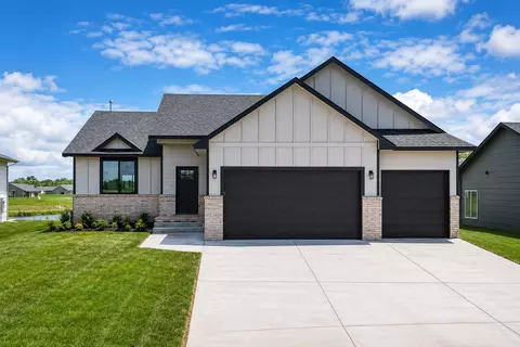 5542 N St Paul St, Wichita, KS 67204