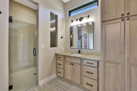 Bath - 4041 N Tyler Ct, Maize, KS 67101 photo 2 of 3