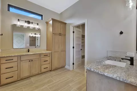 Bath - 4041 N Tyler Ct, Maize, KS 67101 photo 1 of 3