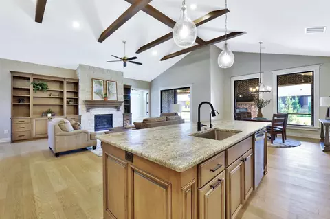 Kitchen - 4041 N Tyler Ct, Maize, KS 67101 photo 4 of 6